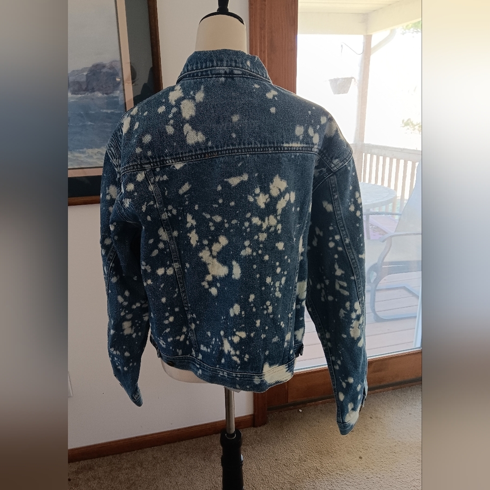 Eddie Bauer Blue White Acid Wash Jean Jacket NWT Urban Streetwear - Picture 2 of 5